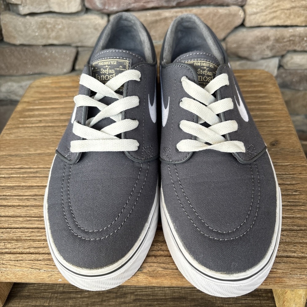 EUC Nike Zoom Air SB Stefan Janoski  Canvas Womens 5.5 Gray Skate Sneaker Shoes
